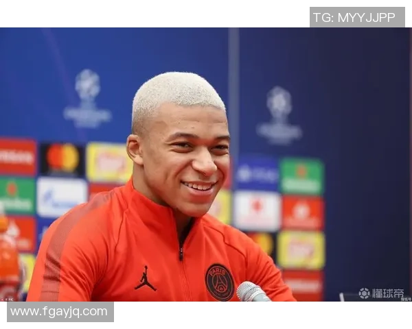 以足球球星独特风格解析绿茵传奇与时代精神碰撞 以足球球星独特风格解析绿茵传奇与时代精神碰撞