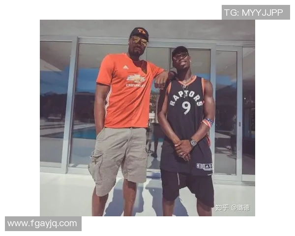 篮球足球球星联手打造品牌新纪元，运动与时尚完美融合引领潮流风尚